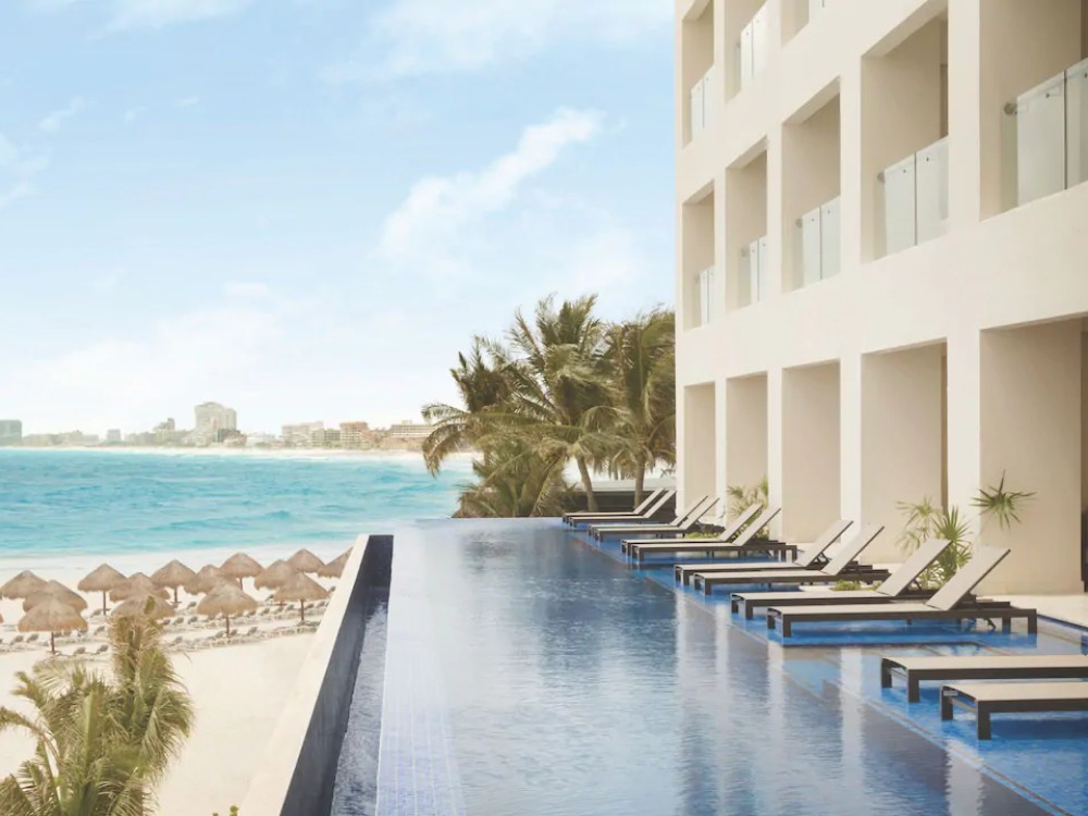 room Turquoize Sky Swim Up Ocean Front Master Double - Hyatt Ziva Cancun